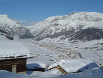 Vista di Livigno innevata